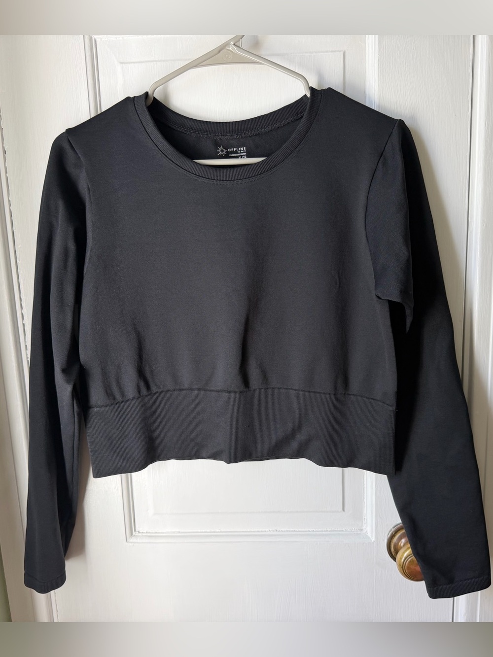Offline by Aerie Sidewalk Seamless Long Sleeve Cropped Black Shirt Size XL